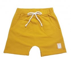 Krátke žlté chlapčenské nohavice s vreckami